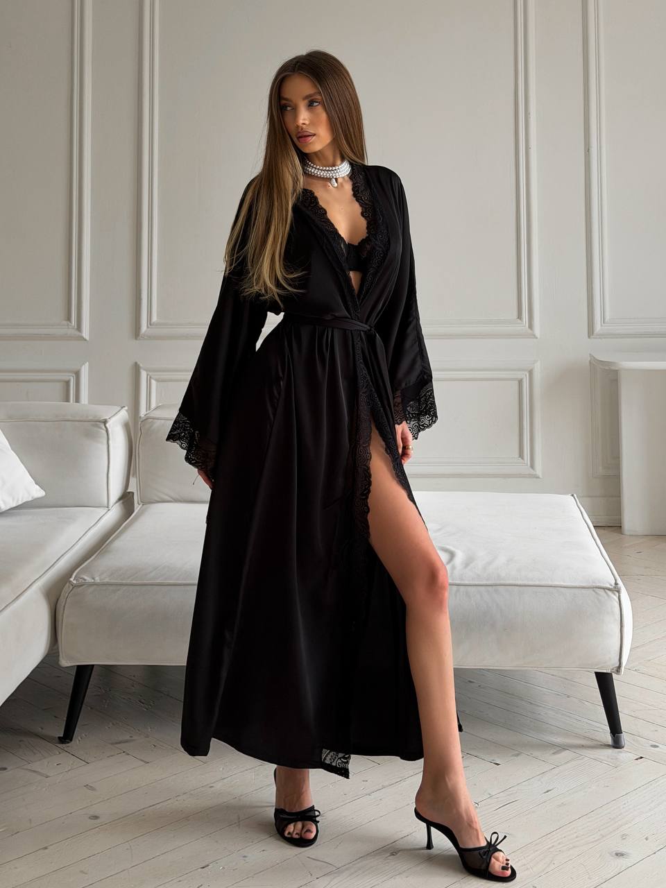 Довгий халат із мереживом Estelle